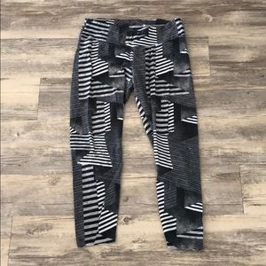 Calvin Klein Performance Quick Dry Capri Leggings